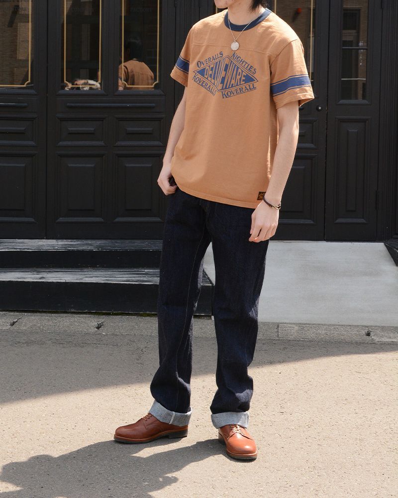 アメカジ定番フットボールスタイルTシャツのコーデ